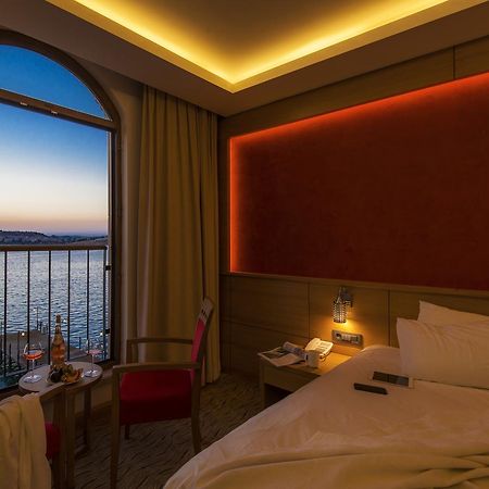 Bacacan Otel Ayvalı Esterno foto